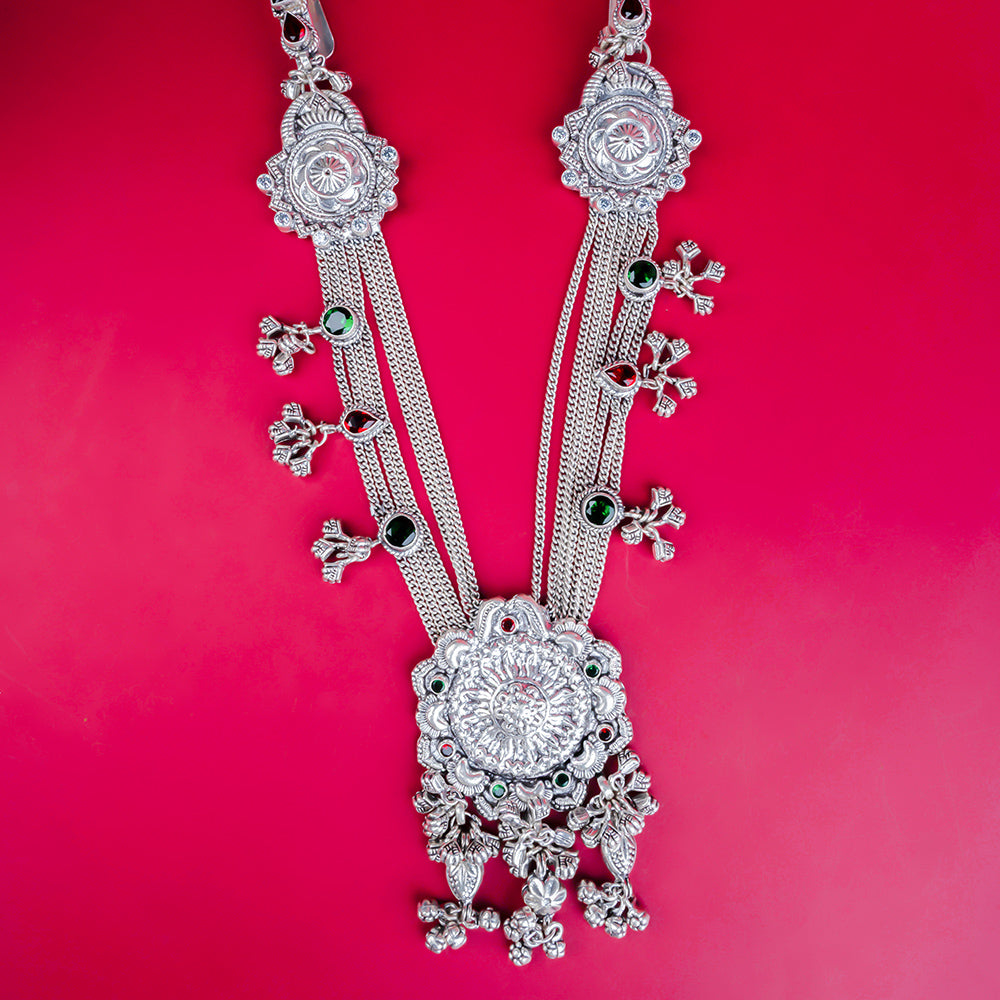 Single Heavy Jooda With Beautifull Broch